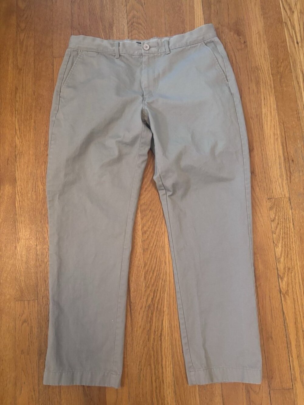 J.Crew Mens Tag Size 34/30 The Sutton Pants Gray Chino Cotton READ